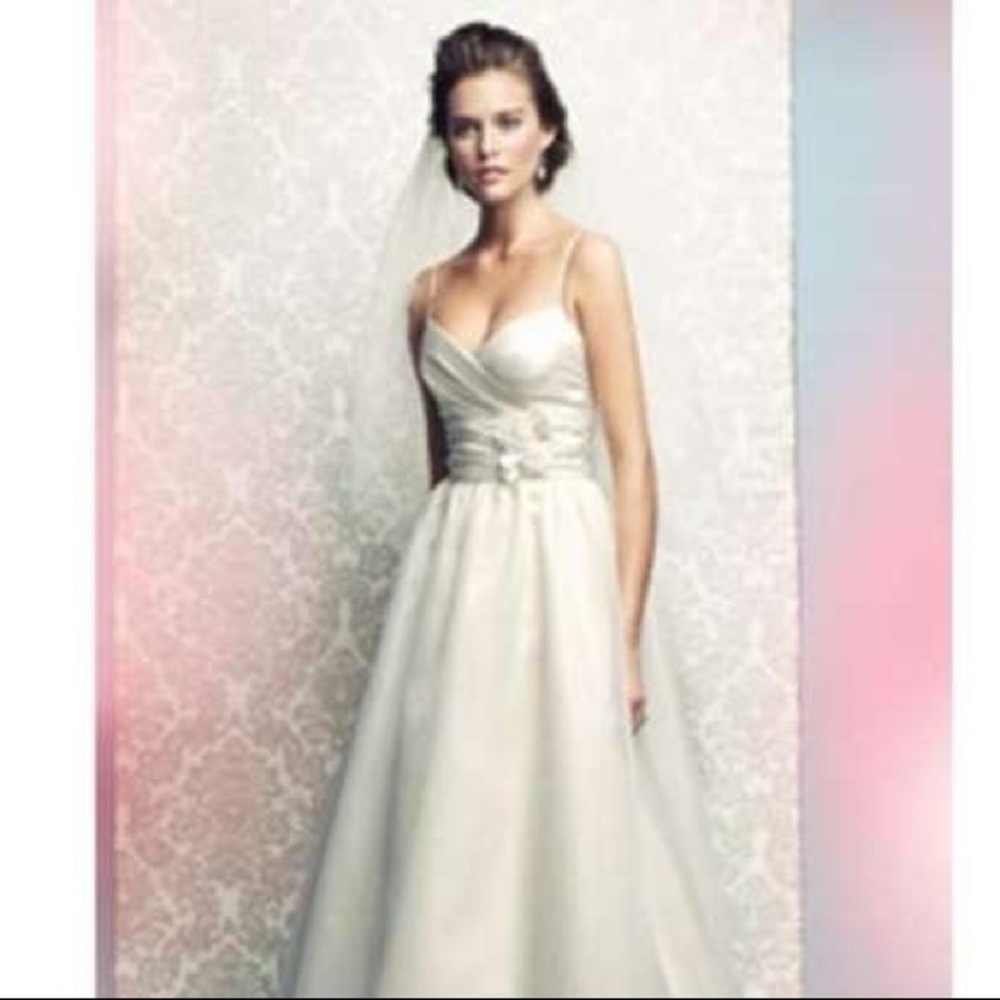 *SOLD* Mikaella destination wedding gown